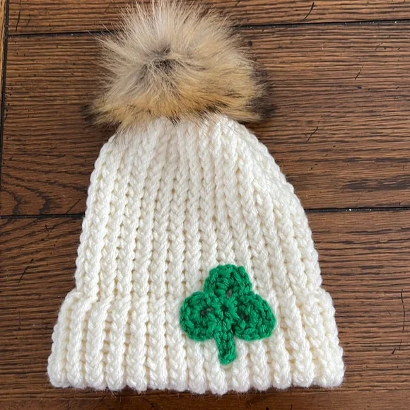 Knitted St. Patty hat, new - Picture 1 of 1